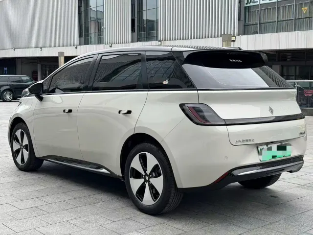 Baojun Cloud — Фото автомобиля 4