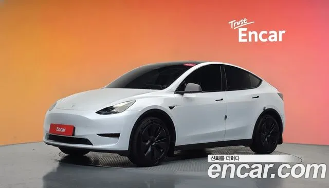Фотография автомобиля — Tesla Model Y