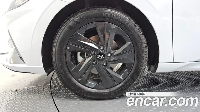 Hyundai AVANTE Avante (CN7) — Фото автомобиля 5