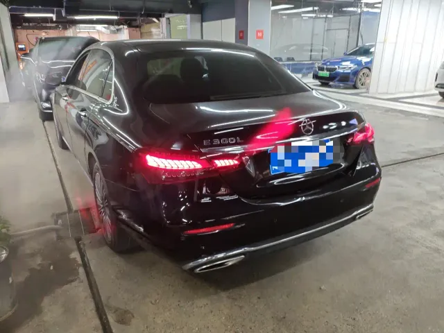 Mercedes-Benz E-Class — Фото автомобиля 6