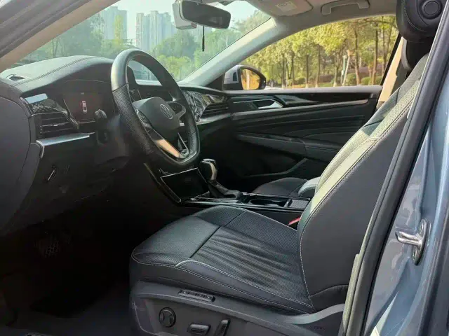 Volkswagen Passat — Фото автомобиля 4