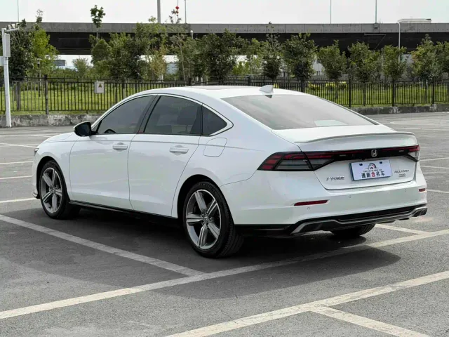 Honda Accord — Фото автомобиля 7