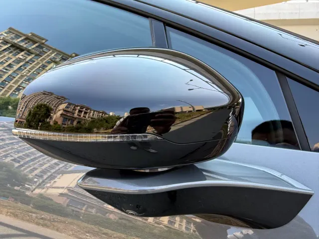 Lynk & Co Z20 — Фото автомобиля 27