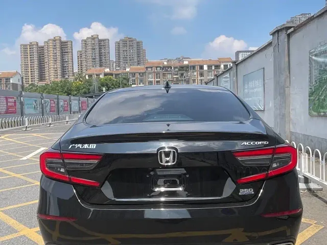 Honda Accord — Фото автомобиля 8