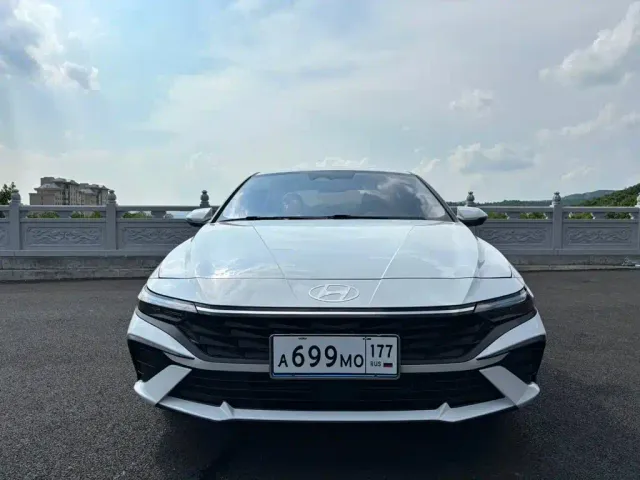 Hyundai Elantra — Фото автомобиля 2