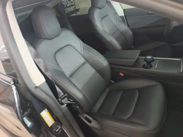Tesla Model Y — Фото автомобиля 19
