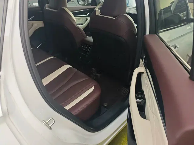 Geely Xingyue L — Фото автомобиля 11