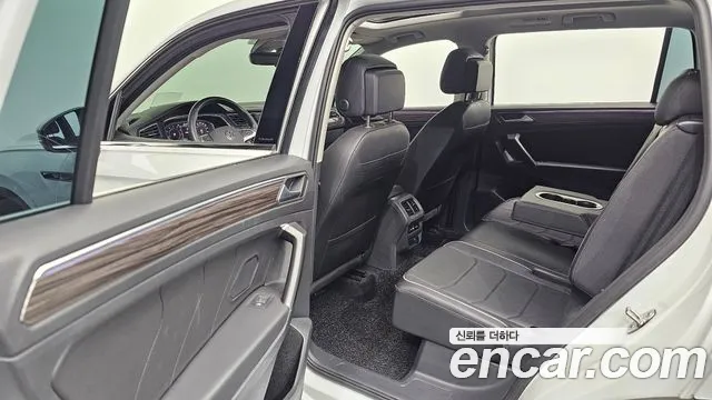 Volkswagen Tiguan — Фото автомобиля 11