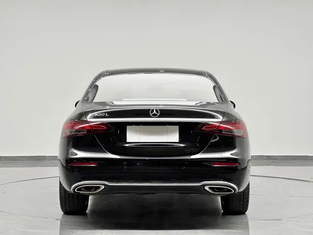 Mercedes-Benz E-Class — Фото автомобиля 7