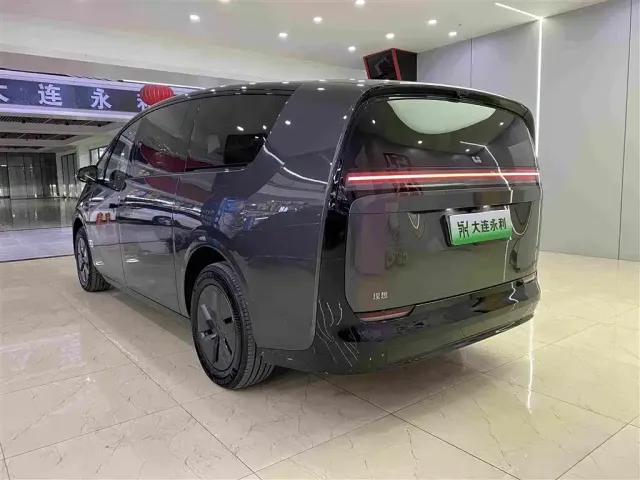 Li Auto MEGA — Фото автомобиля 18