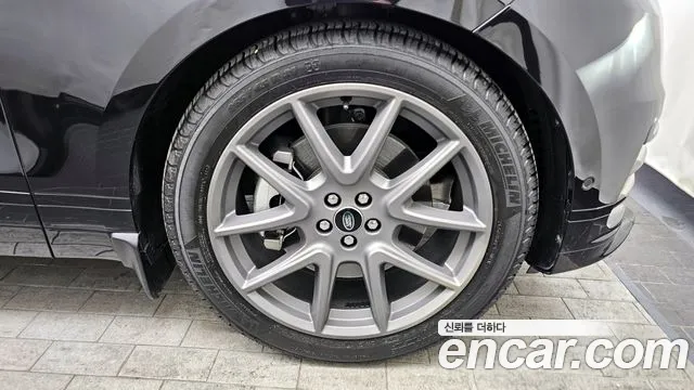 Land Rover Range Rover Velar Range Rover Velar 3.0 P400 Dynamic HSE — Фото автомобиля 5