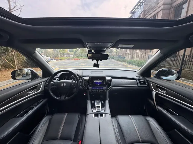 Honda UR-V — Фото автомобиля 11