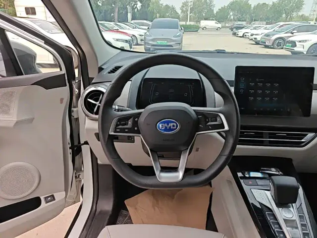 BYD Yuan Pro — Фото автомобиля 10