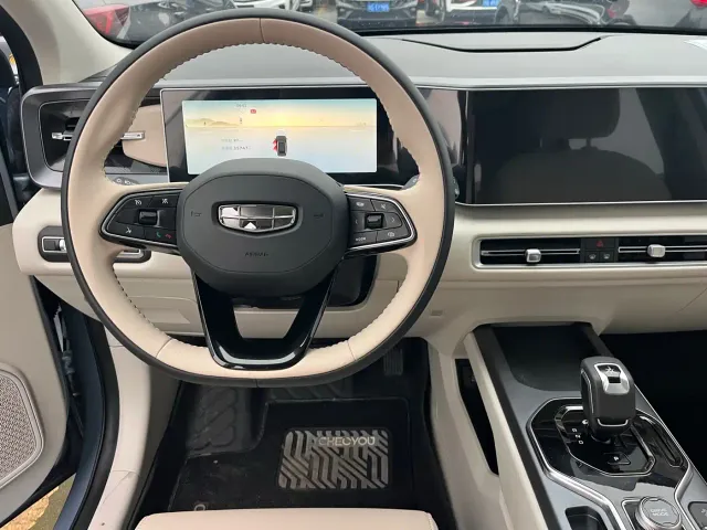 Geely ICON — Фото автомобиля 6