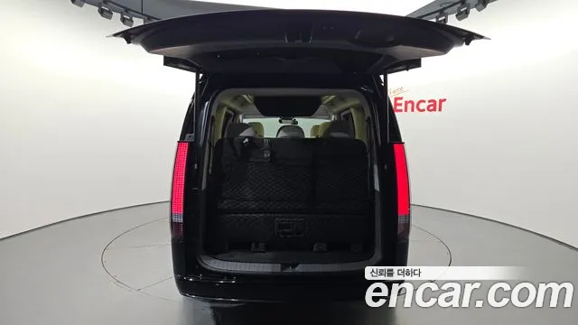 Hyundai Staria Staria 4WD Lounge 9 мест — Фото автомобиля 15