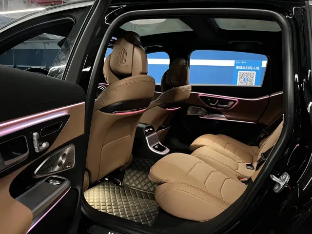 Mercedes-Benz E-Class — Фото автомобиля 12