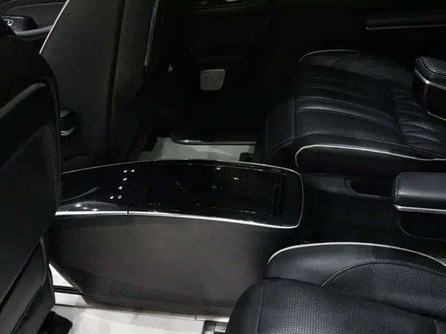 Roewe iMAX8 — Фото автомобиля 10