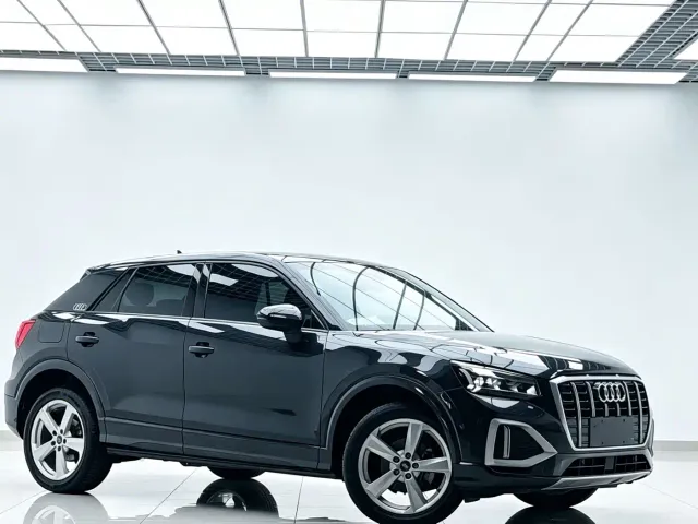 Audi Q2L — Фото автомобиля 3