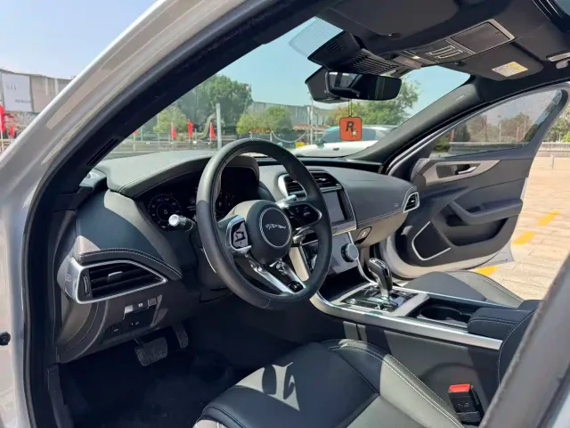 Jaguar XEL — Фото автомобиля 11