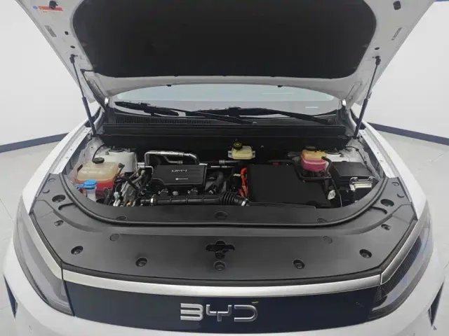 BYD Seal 05 DM-i — Фото автомобиля 9