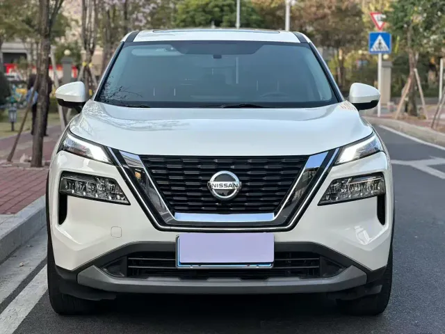 Nissan X-Trail — Фото автомобиля 2