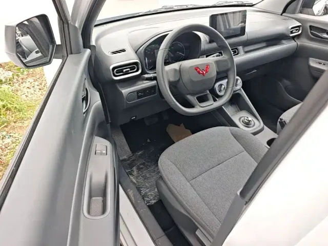 Wuling Hongguang — Фото автомобиля 11