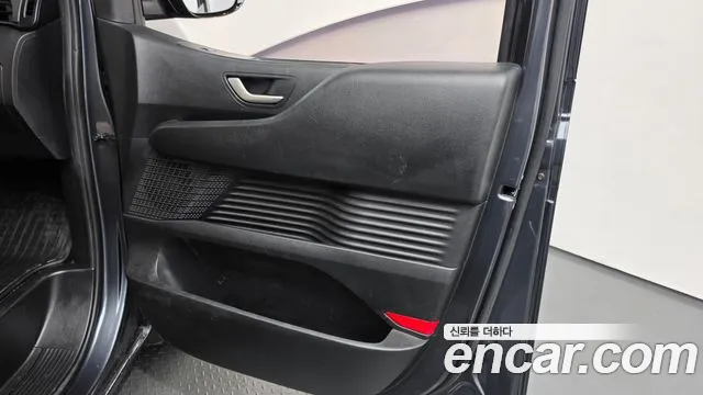 Hyundai Staria — Фото автомобиля 13