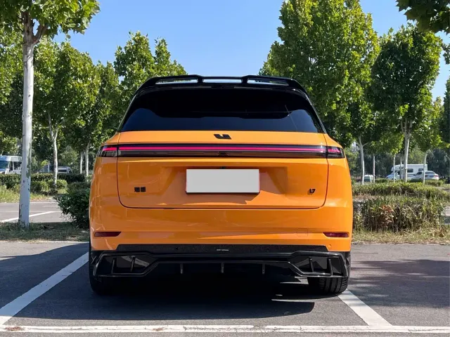 Li Auto L7 — Фото автомобиля 7