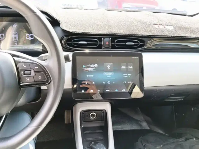 Leapmotor T03 — Фото автомобиля 12