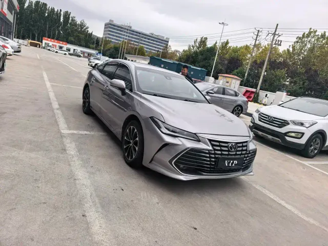 Toyota Avalon — Фото автомобиля 5