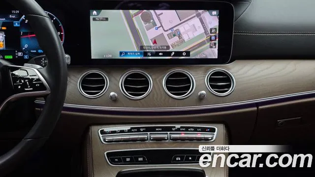 Mercedes-Benz E-Class — Фото автомобиля 9