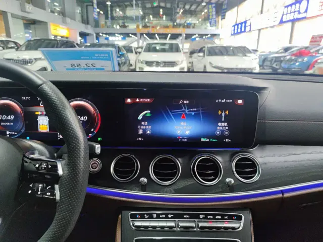 Mercedes-Benz E-Class — Фото автомобиля 14