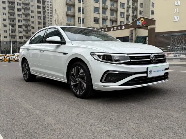 Volkswagen Bora — Фото автомобиля 3