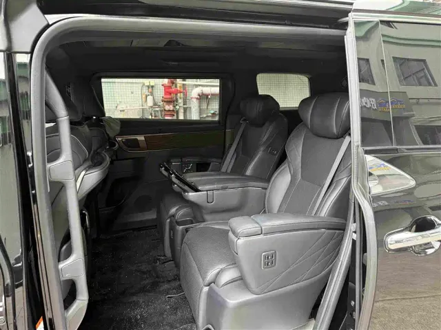 Toyota Alphard — Фото автомобиля 7