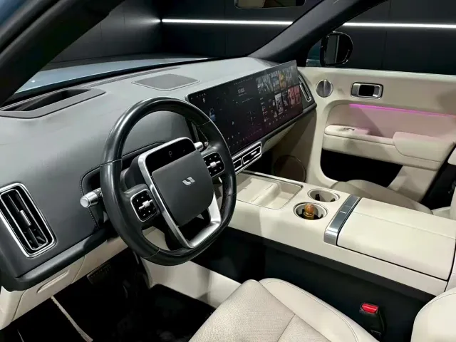 Li Auto L7 — Фото автомобиля 4
