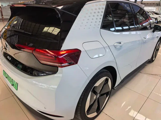 Volkswagen ID.3 — Фото автомобиля 4