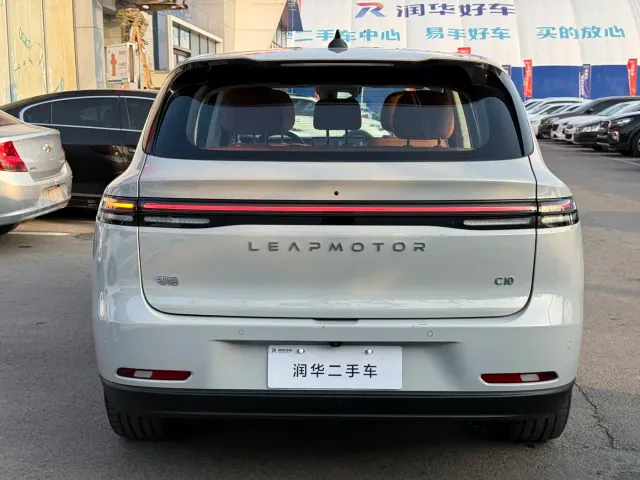 Leapmotor C10 — Фото автомобиля 4