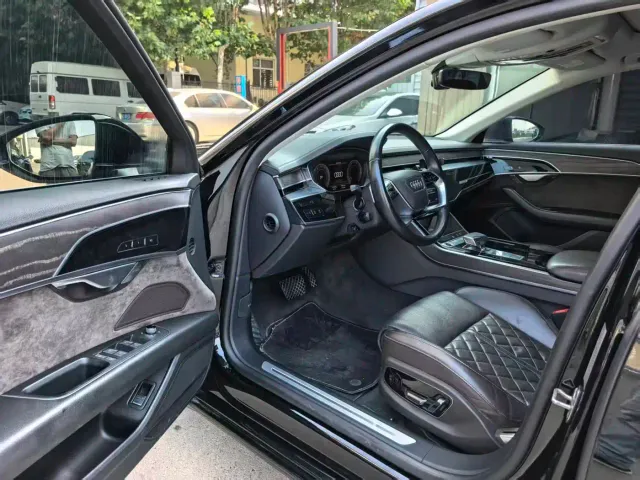 Audi A8 — Фото автомобиля 7