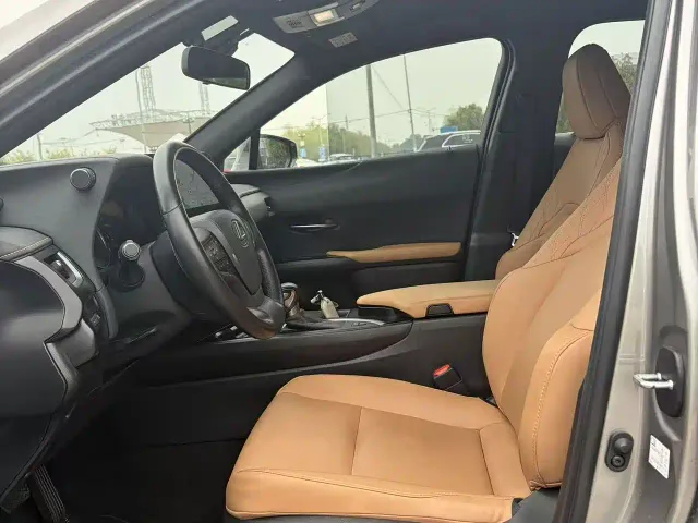 Lexus UX — Фото автомобиля 9