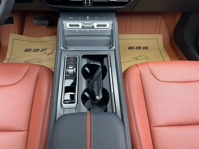 Lincoln Lincoln Z 2025 2.0T Premium Edition — Фото автомобиля 24