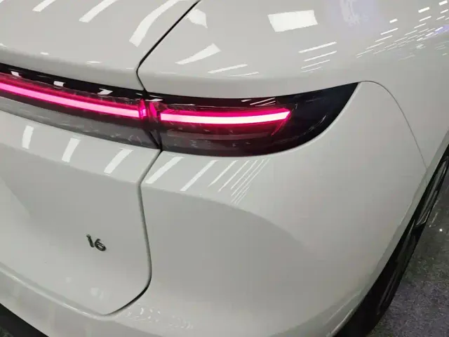 Li Auto i6 — Фото автомобиля 7