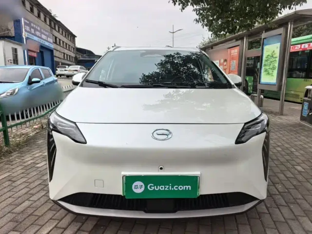 GAC Aion Y — Фото автомобиля 2
