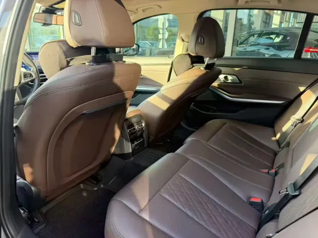 BMW 3 Series — Фото автомобиля 6