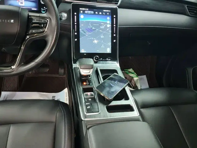 Roewe RX5 — Фото автомобиля 13