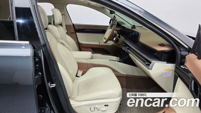 Hyundai Grandeur GN7 — Фото автомобиля 16