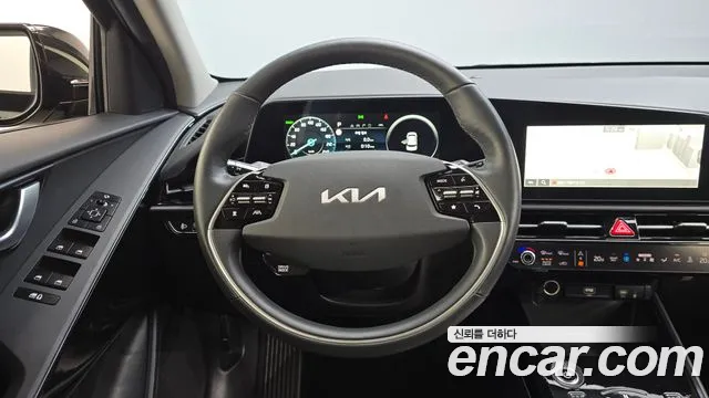 Kia Niro — Фото автомобиля 19