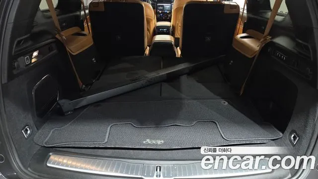 Jeep Cherokee Grand Cherokee(WL) L 3.6 Summit Reserve — Фото автомобиля 3