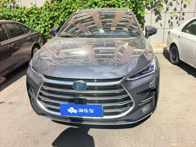 BYD Tang — Фото автомобиля 2