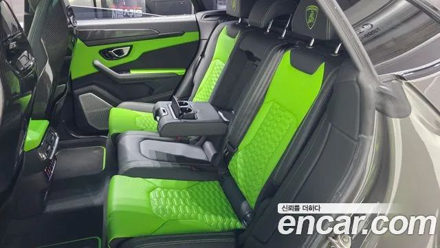 Lamborghini Urus — Фото автомобиля 12