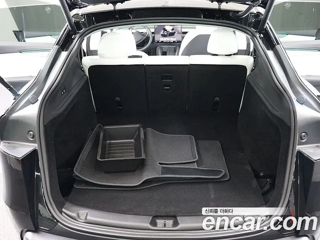 Tesla Model Y — Фото автомобиля 20